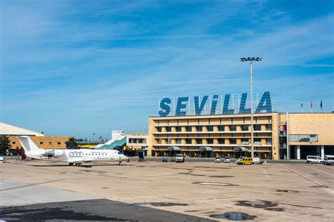 Sevilla Airport (SVQ) to Vélez